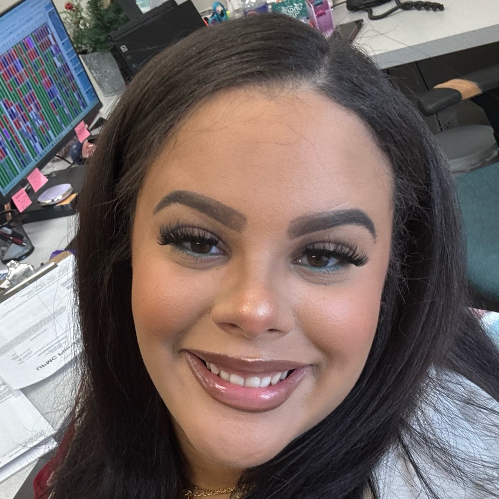 Meet your Posher, Alexis